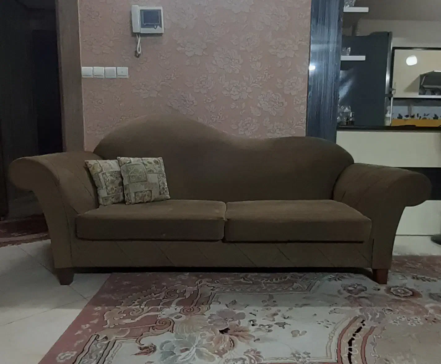 کاناپه ۴ نفره|مبلمان خانگی و میز عسلی|مشهد, امام رضا (ع)|دیوار