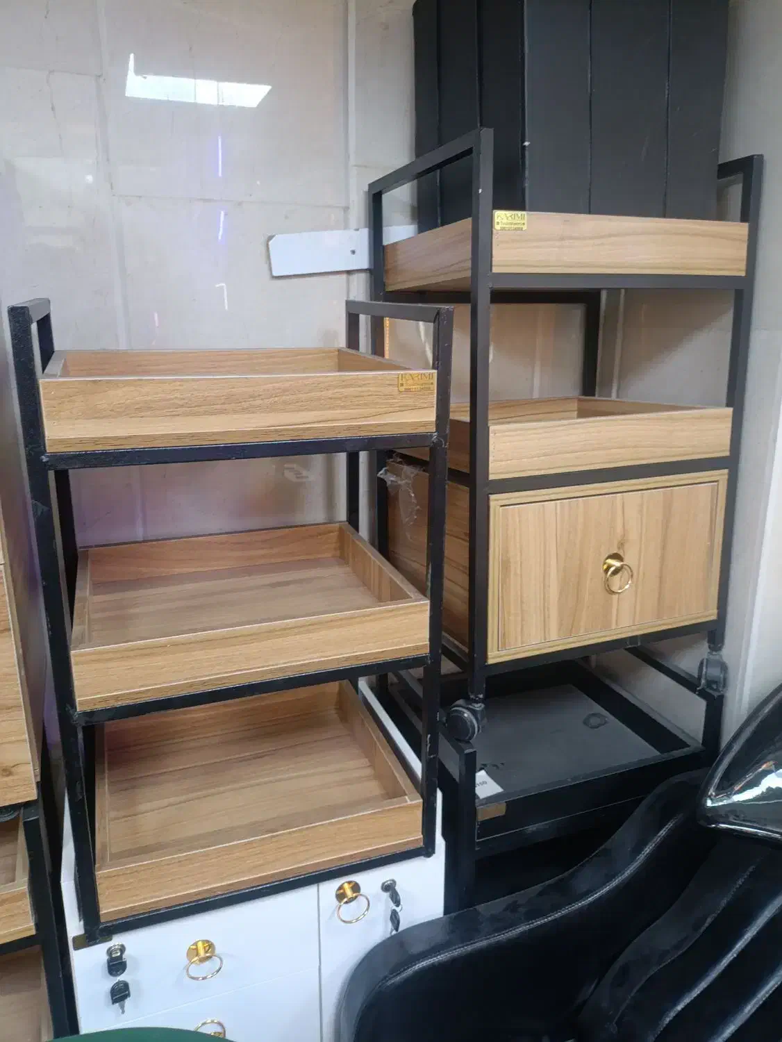 تولید و پخش ترولی قاب اینه تجهیزات آرایشگاهی|آرایشگاه و سالنهای زیبایی|رباطکریم, شهرک صنعتی دهحسن|دیوار