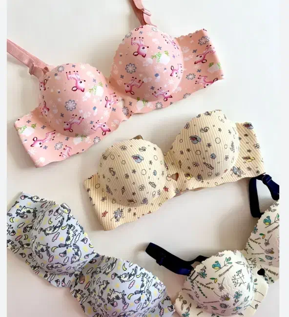 لباس زیر|لباس|نهاوند, |دیوار