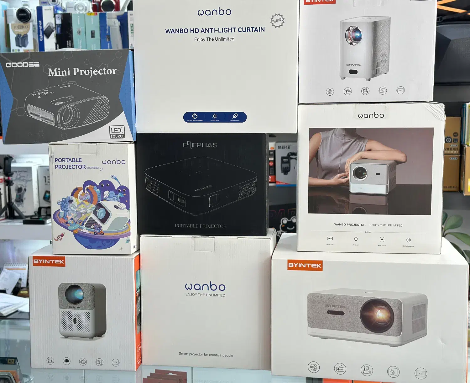 ویدیو پروژکتور WANBOO GOODEE BYINTEK|تلویزیون و پروژکتور|شیراز, سینما سعدی|دیوار