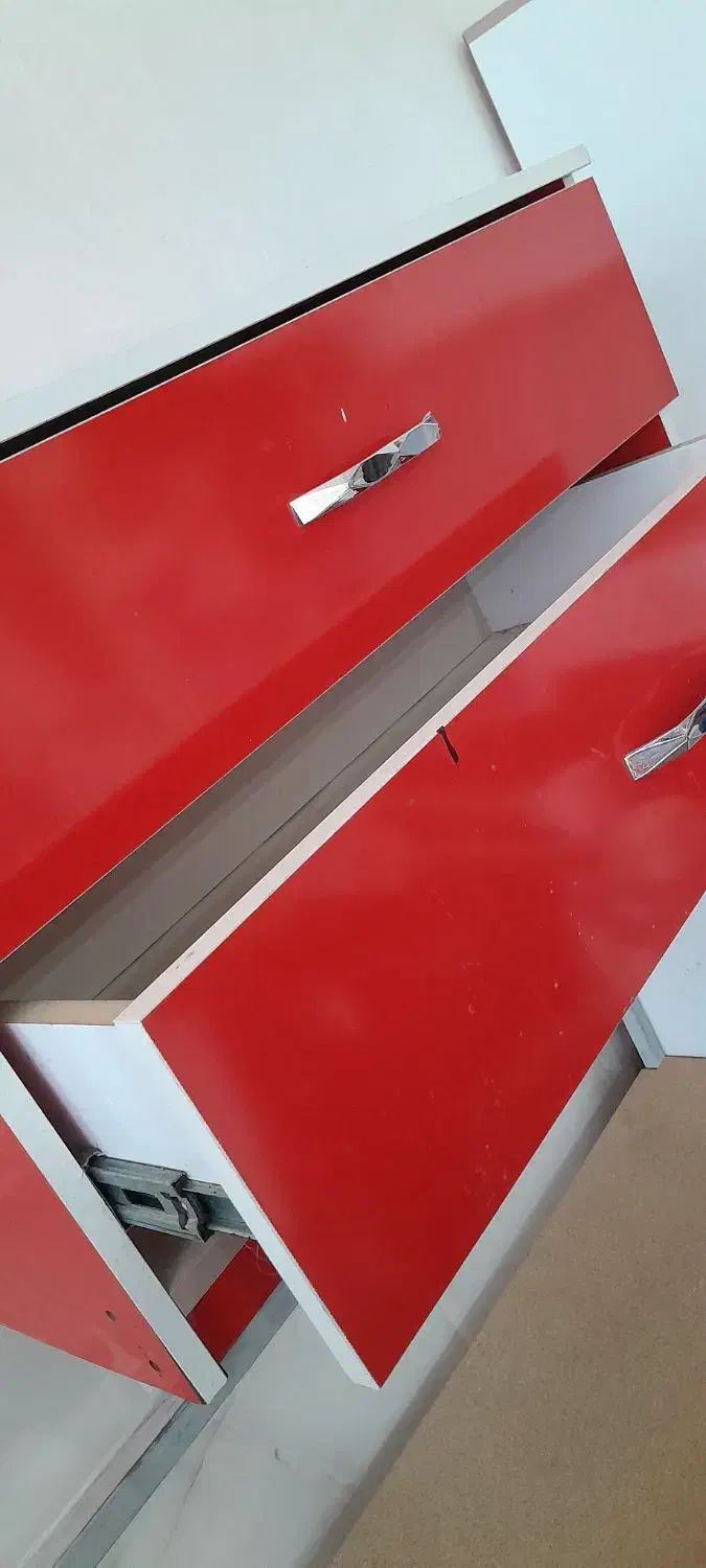 کشو کاملا سالم|جاکفشی، کمد، دراور|اردبیل, |دیوار