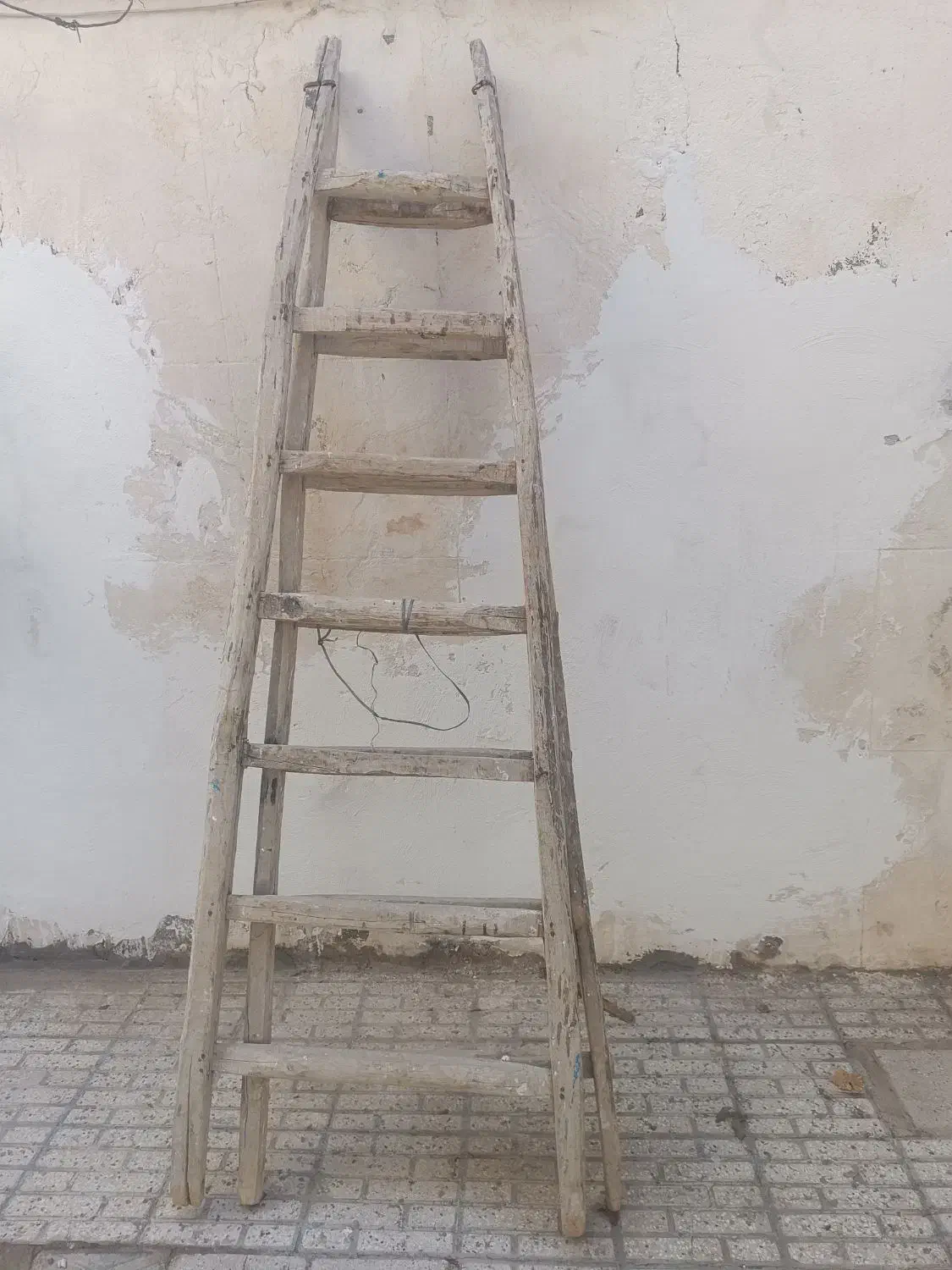 نردبان چوبی|ابزارآلات|کاشمر, |دیوار