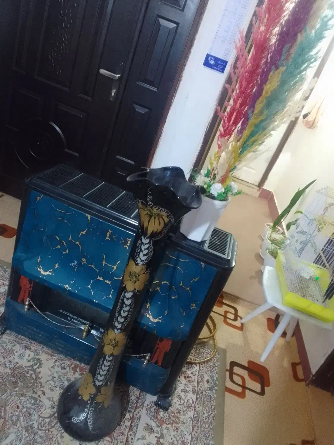 گلدان بلندمشکی باگل های چندرنگه همشون ۳۰۰|گل مصنوعی|الوند, |دیوار