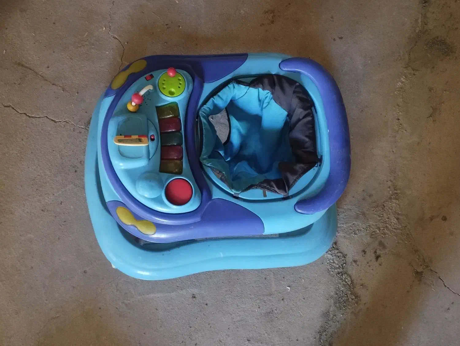 وسایل کودک|کالسکه و لوازم جانبی|دهگلان, |دیوار