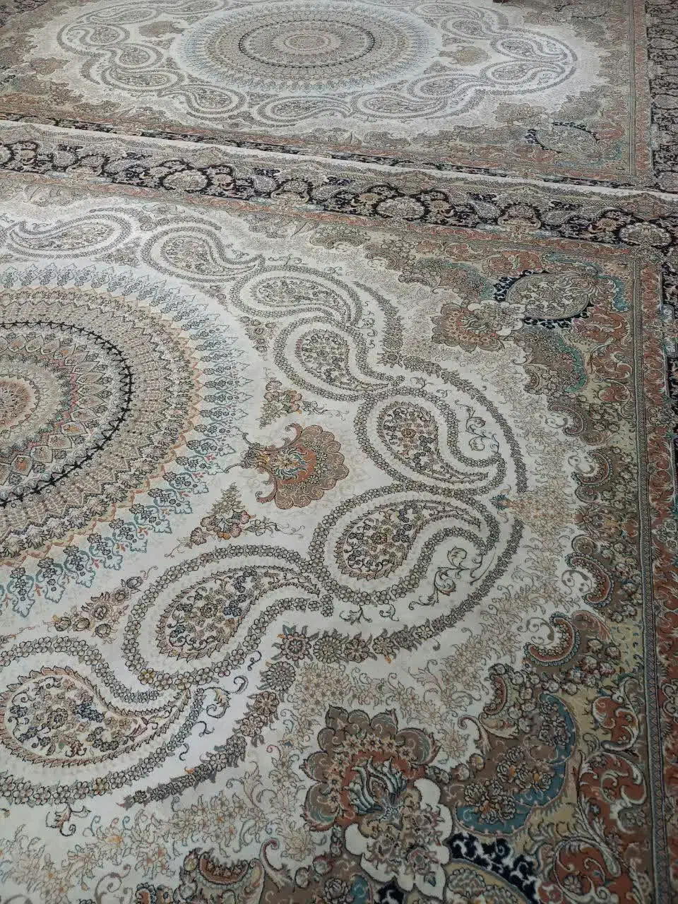 جفت فرش ۱۲ متری تمام نخ ۷۰۰ شانه|فرش|هشتگرد, مدرس|دیوار