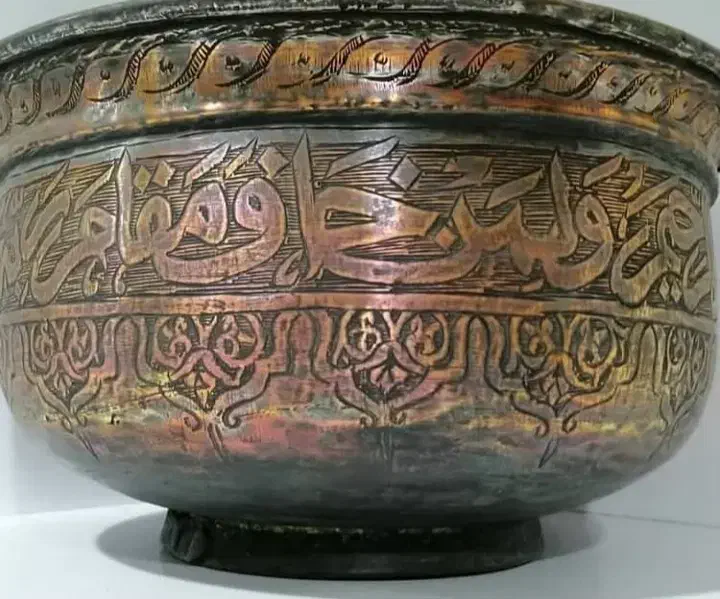 کاسه لاله مسی قلم کاری|کلکسیون اشیاء عتیقه|بروجن, |دیوار