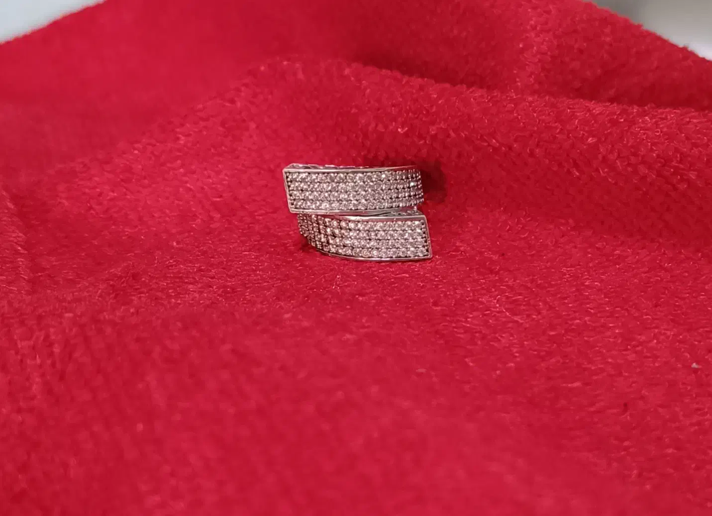 انگشتر بسیار زیبا و شکیل|جواهرات|اندیشه, اندیشه فاز ۳|دیوار