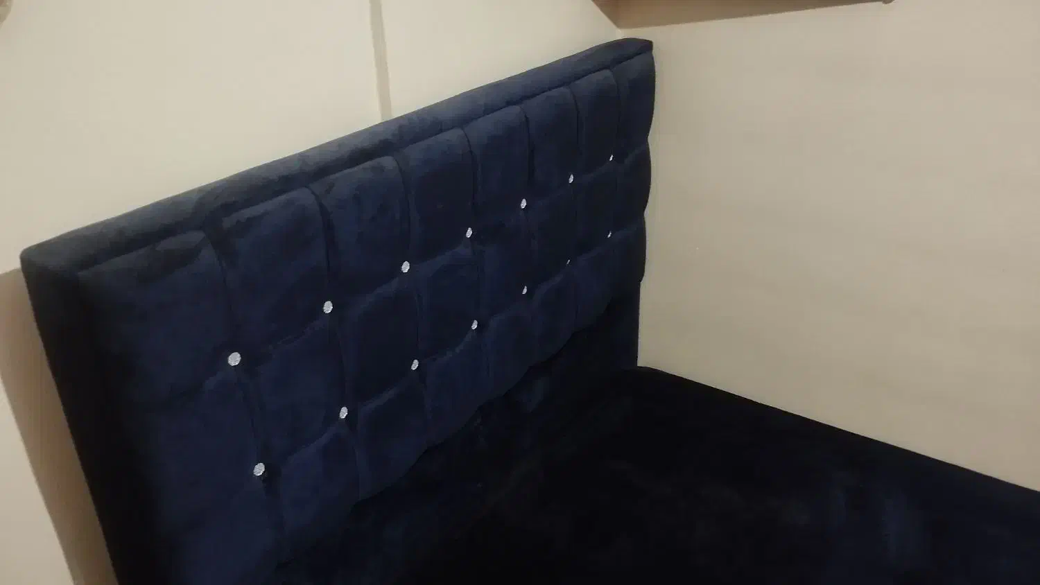 تخت دو نفره مدل چستر|تخت و سرویس خواب|شاهین‌شهر, مخابرات (شهید بهشتی)|دیوار