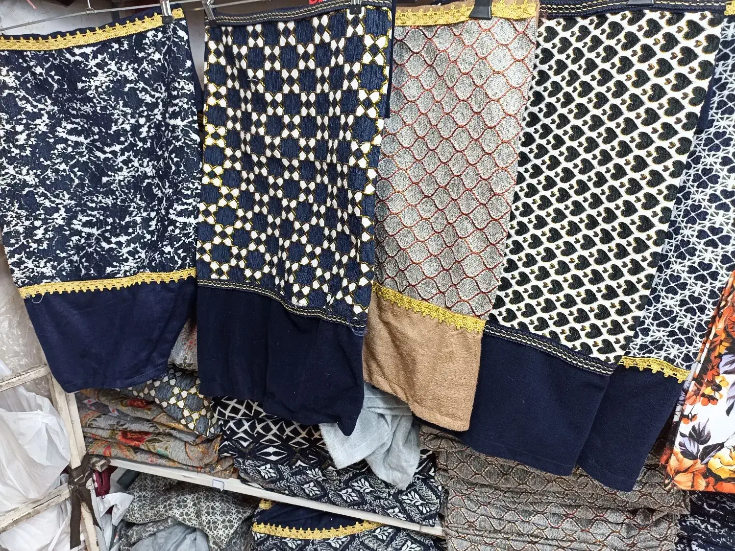 پتو،تشک،روبالشتی|رختخواب، بالش، پتو|شیراز, بازار|دیوار