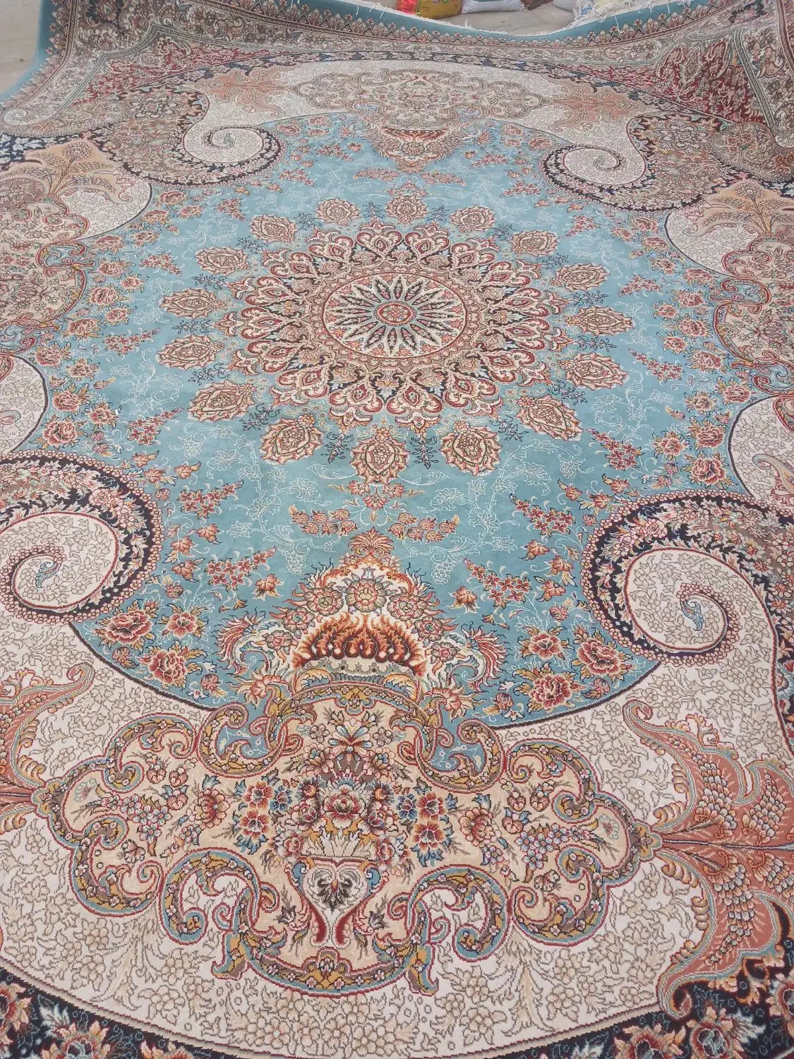 فیروزه ای|فرش|سبزوار, شرق کال میانی|دیوار