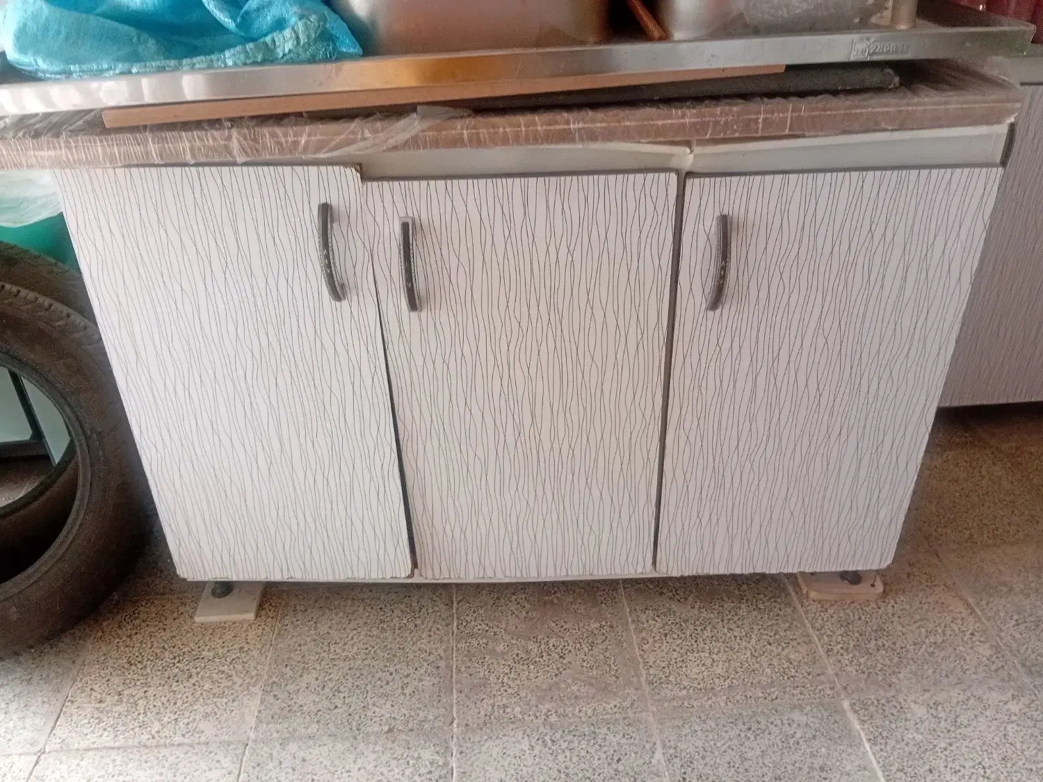 کابینت بدنه فلز درب ام دی اف شرکتی|آب‌چکان و نظم‌دهنده ظروف|دورود, |دیوار