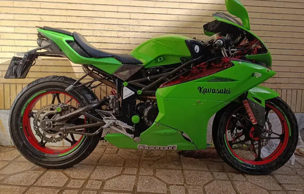 مگلی 250|موتورسیکلت|خمینی‌شهر, |دیوار