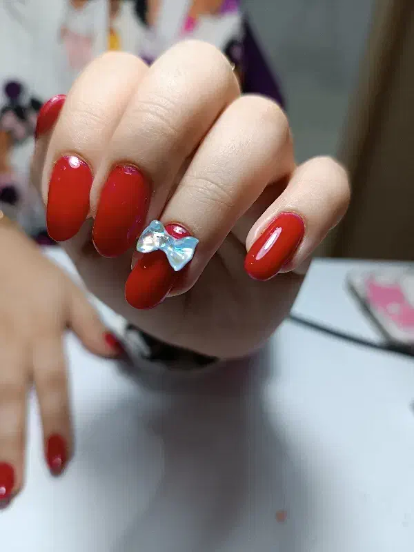 کاشت ناخن با مواد استریل وباکیفیت|خدمات آرایشگری و زیبایی|یاسوج, |دیوار