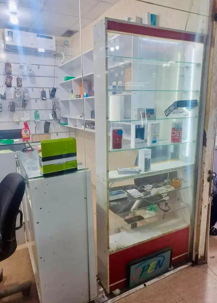 مغازه با دکور و وسایل موبایلی همه چیز تکمیل|فروشگاه و مغازه|دهدشت, |دیوار