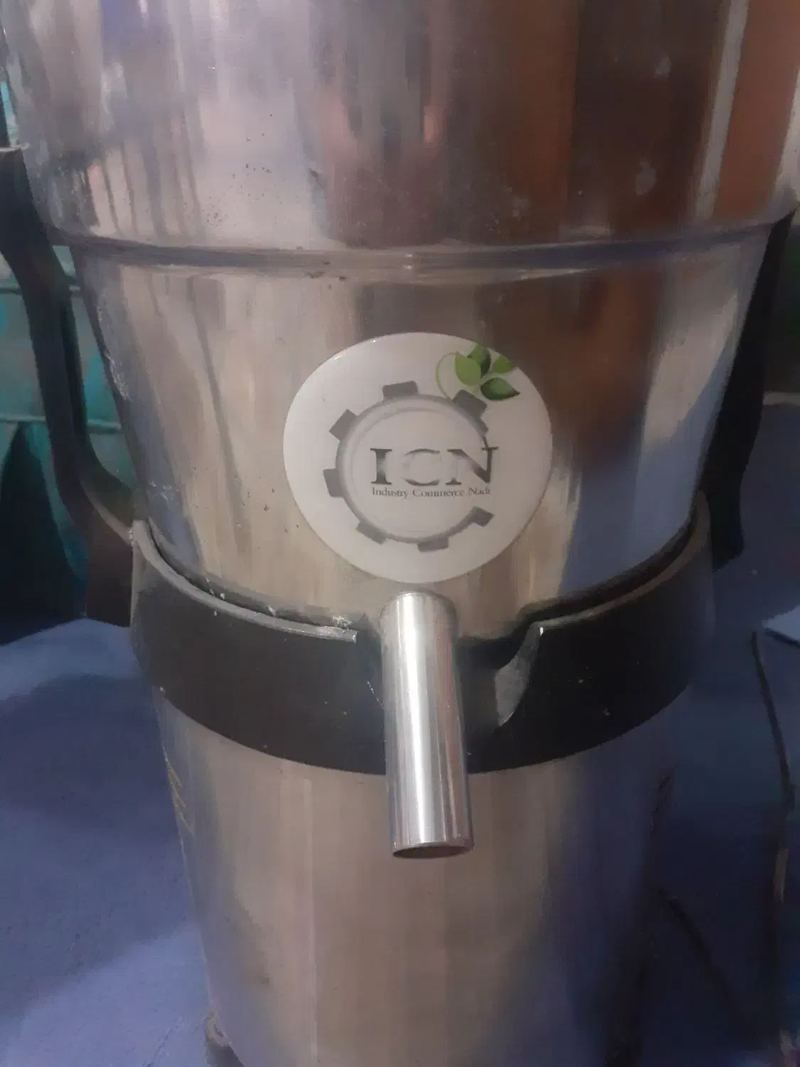 فروش دستگاه آبمیوه گیری صنعتی|آبمیوهگیر و آبمرکباتگیر|قم, چهار مردان|دیوار