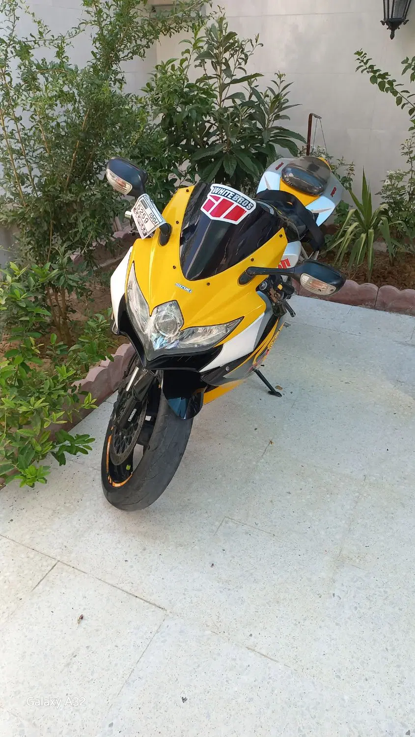 gsxr cb cbr|موتورسیکلت|شیراز, بید زرد|دیوار
