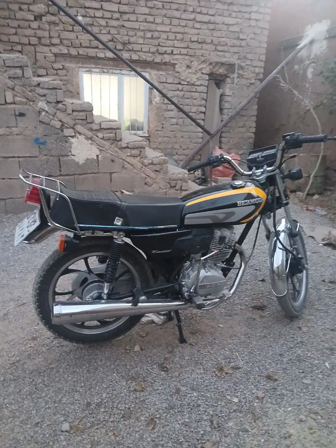 موتور ۲۰۰|موتورسیکلت|پائین جام, |دیوار