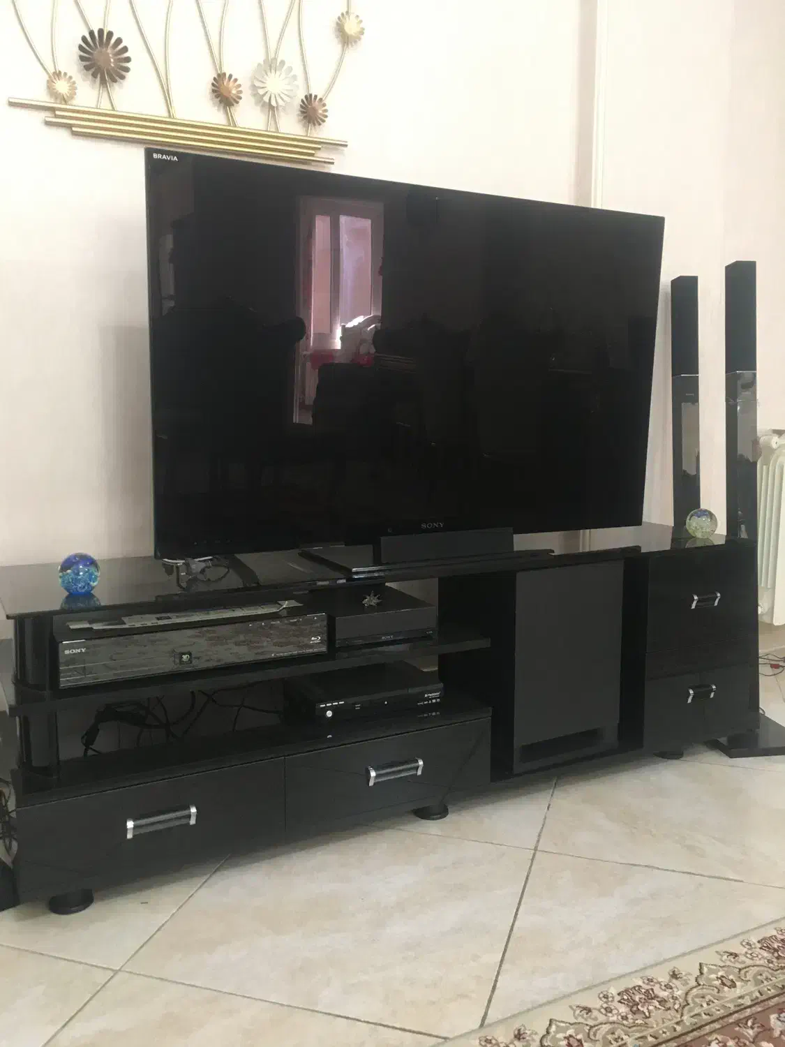 میز تلویزیون بسیار تمیز و در حد نو|میز تلویزیون|تهران, مدائن|دیوار