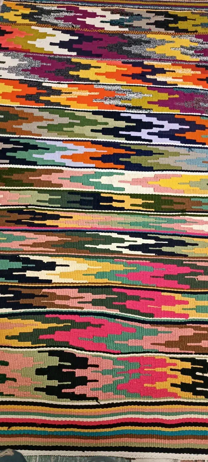 یک گلیم دستی ویک گلیم ماشینیی|گلیم، جاجیم، گبه|آبدانان, |دیوار