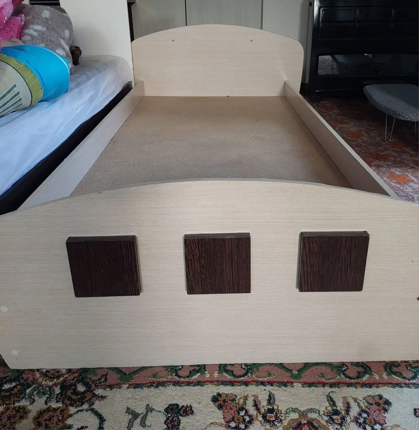 سرویس خواب|تخت و سرویس خواب|نیشابور, فردوس شمالی|دیوار