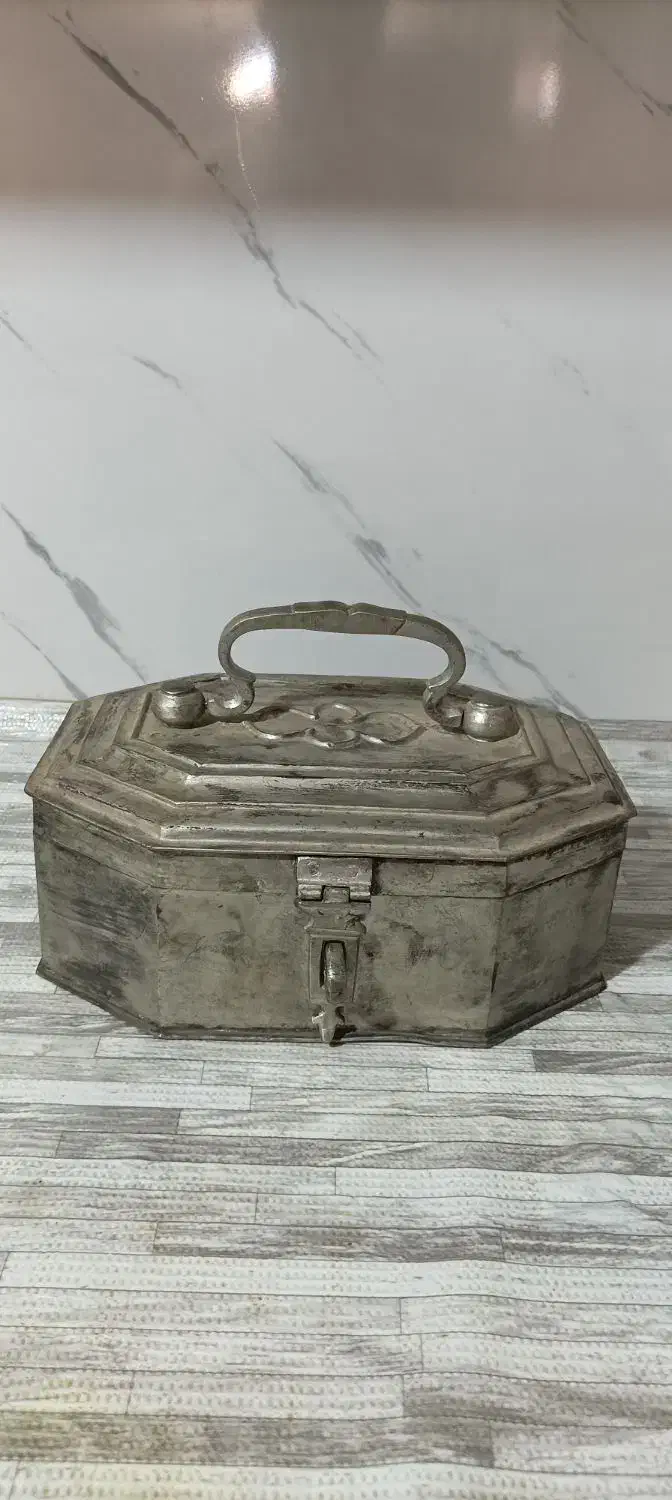 ادویه دان مسی قدیمی|کلکسیون اشیاء عتیقه|زنجان, |دیوار