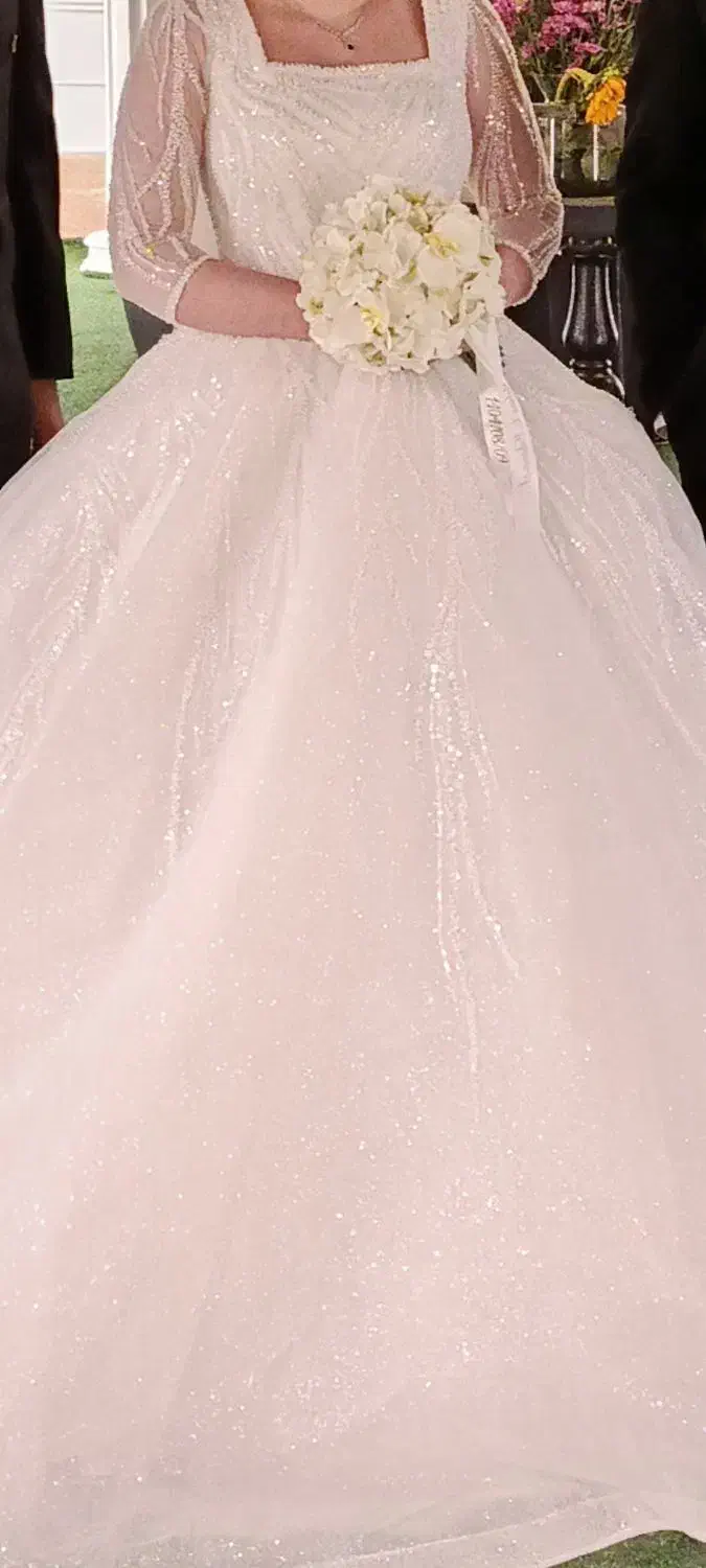 لباس عروس فروش فوری|لباس|اندیشه, اندیشه فاز ۳|دیوار