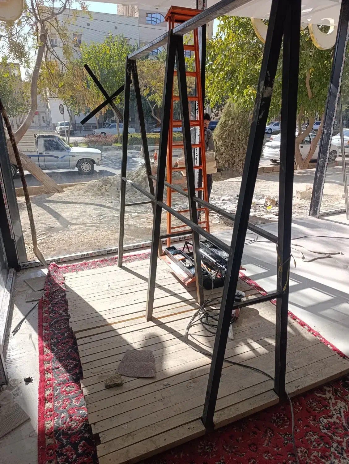 خرک اسلب و سنگ و شیشه|ابزارآلات|خمینیشهر, |دیوار