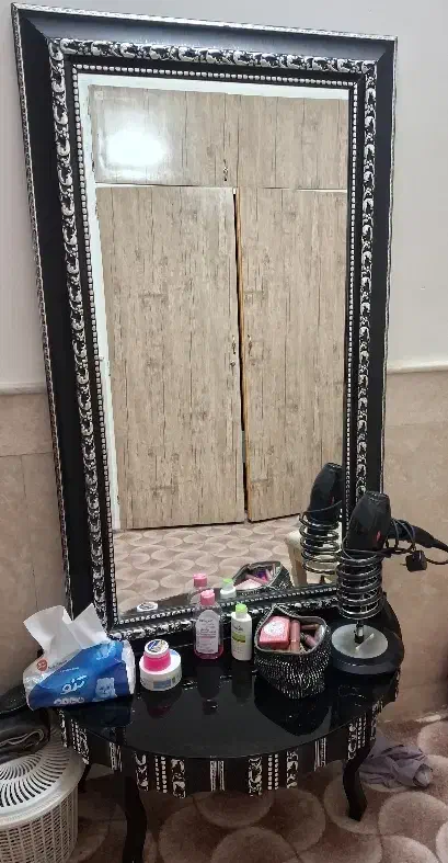 آینه و میز|بوفه، ویترین، کنسول|قم, زاویه|دیوار