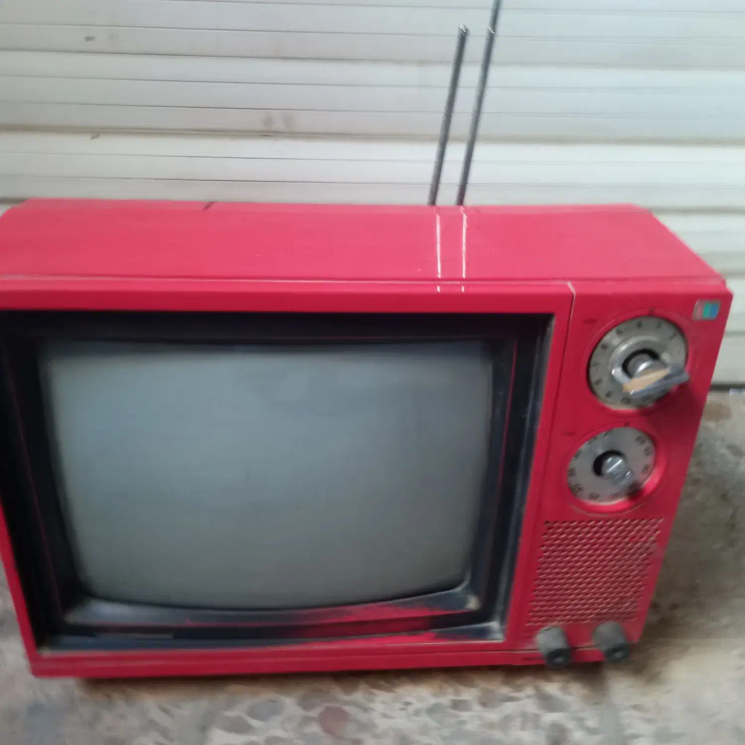 تلونیون دکوری قرمز  داخل نداره ولی سالم|تلویزیون و پروژکتور|پاکدشت, پاکدشت (مامازند)|دیوار