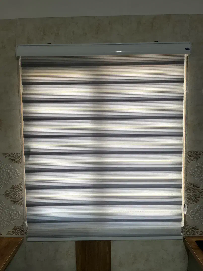 پرده زبرا سالم نو یکسال استفاده سایز ۱/۱۰ در ۱/۵۰|پرده، رانر، رومیزی|ساری, |دیوار