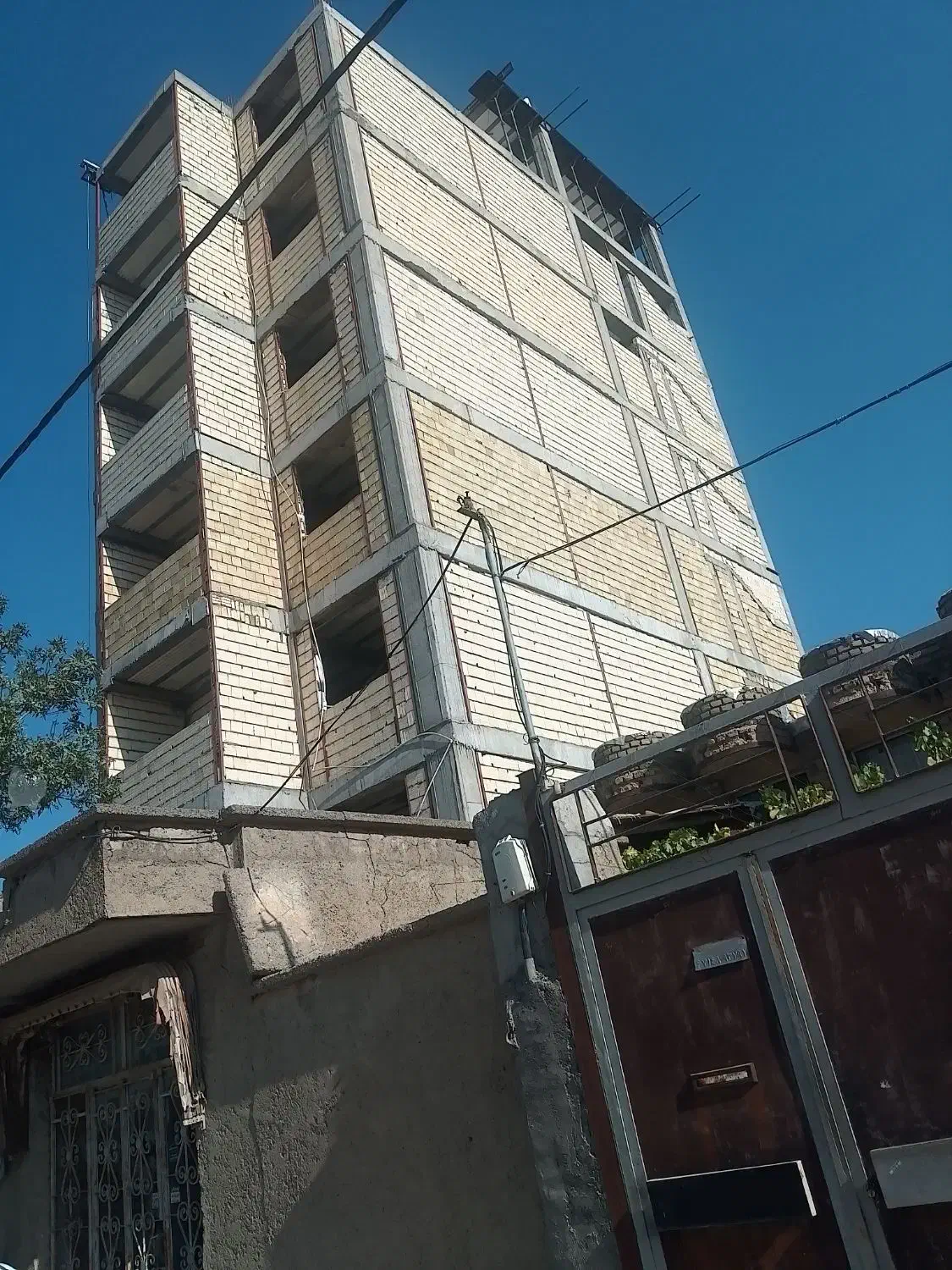 پیش فروش فوری96متری شهرک معلم خ لاله جنوبی|پیشفروش املاک|کرمانشاه, |دیوار