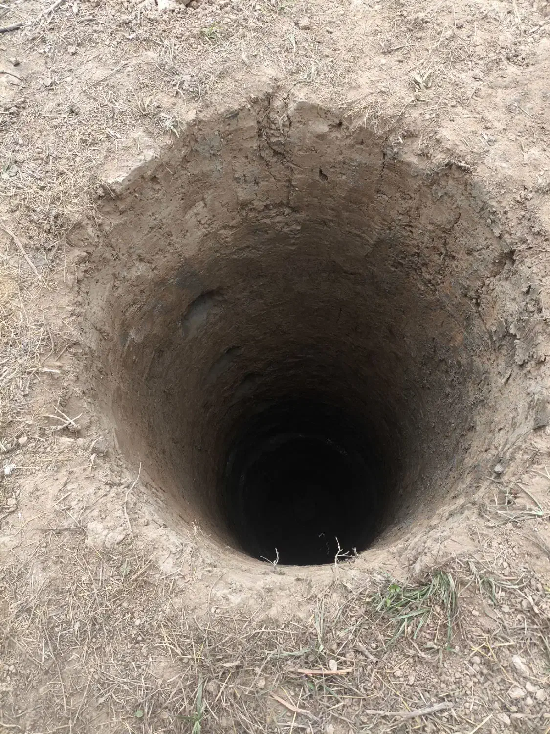 حفاری و لایروبی چاه آب|خدمات پیشه و مهارت|سیاهکل, |دیوار