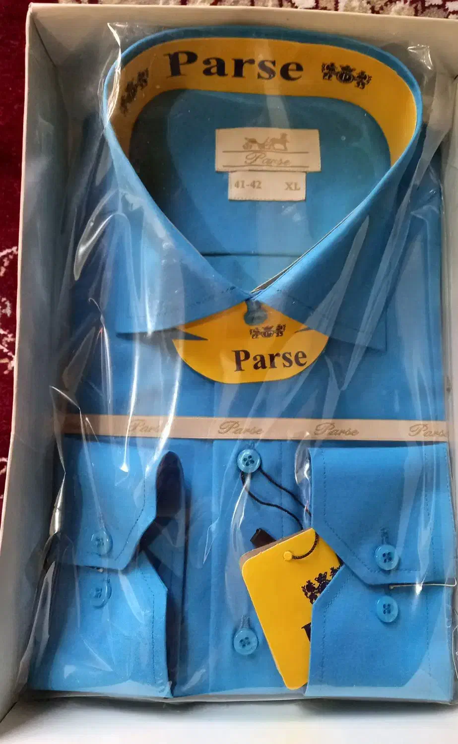 پیراهن مردانه|لباس|لالجین, |دیوار