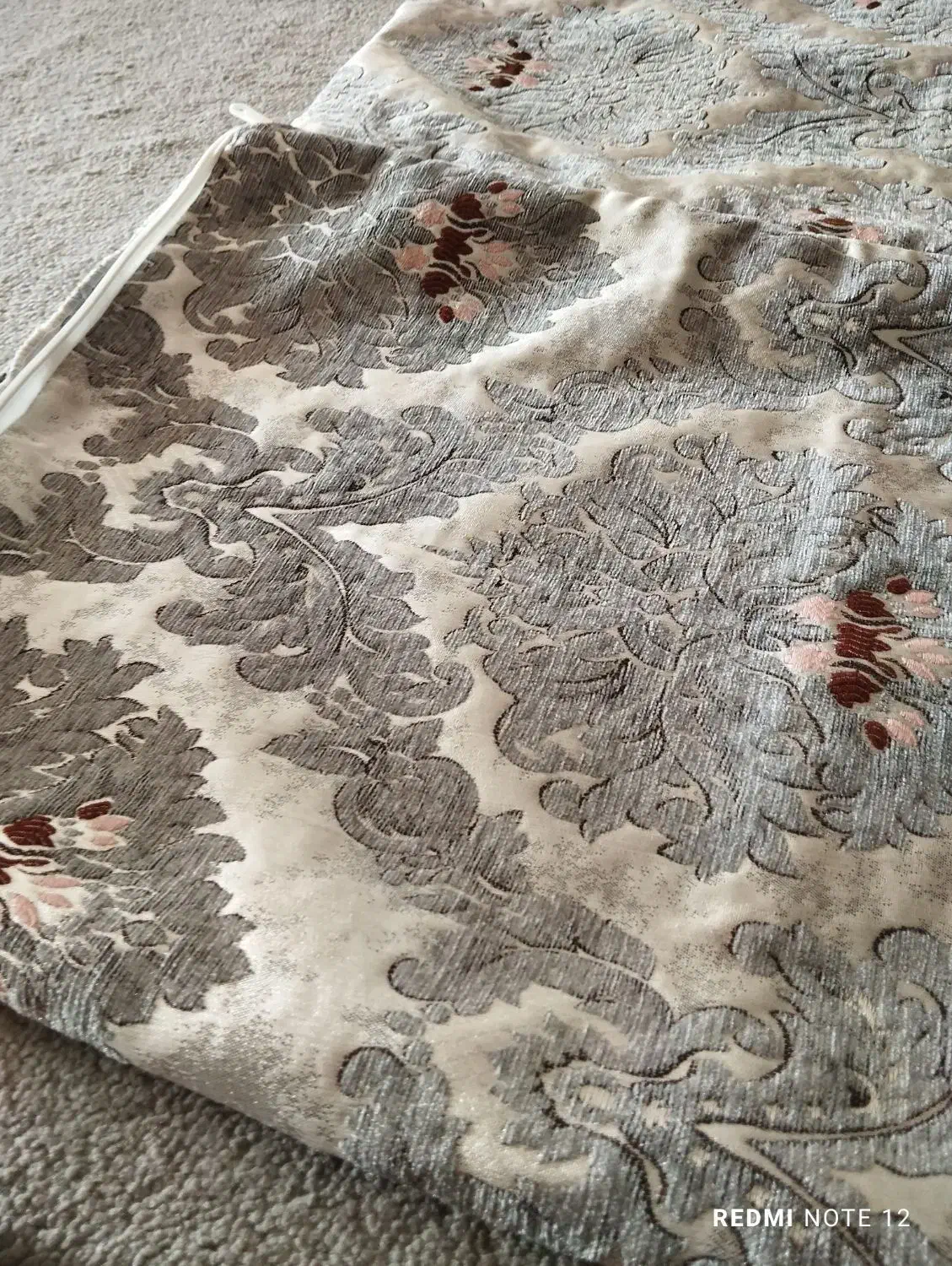 16تاروبالشی کرم طوسی درحدنو|رختخواب، بالش، پتو|سرپل ذهاب, |دیوار