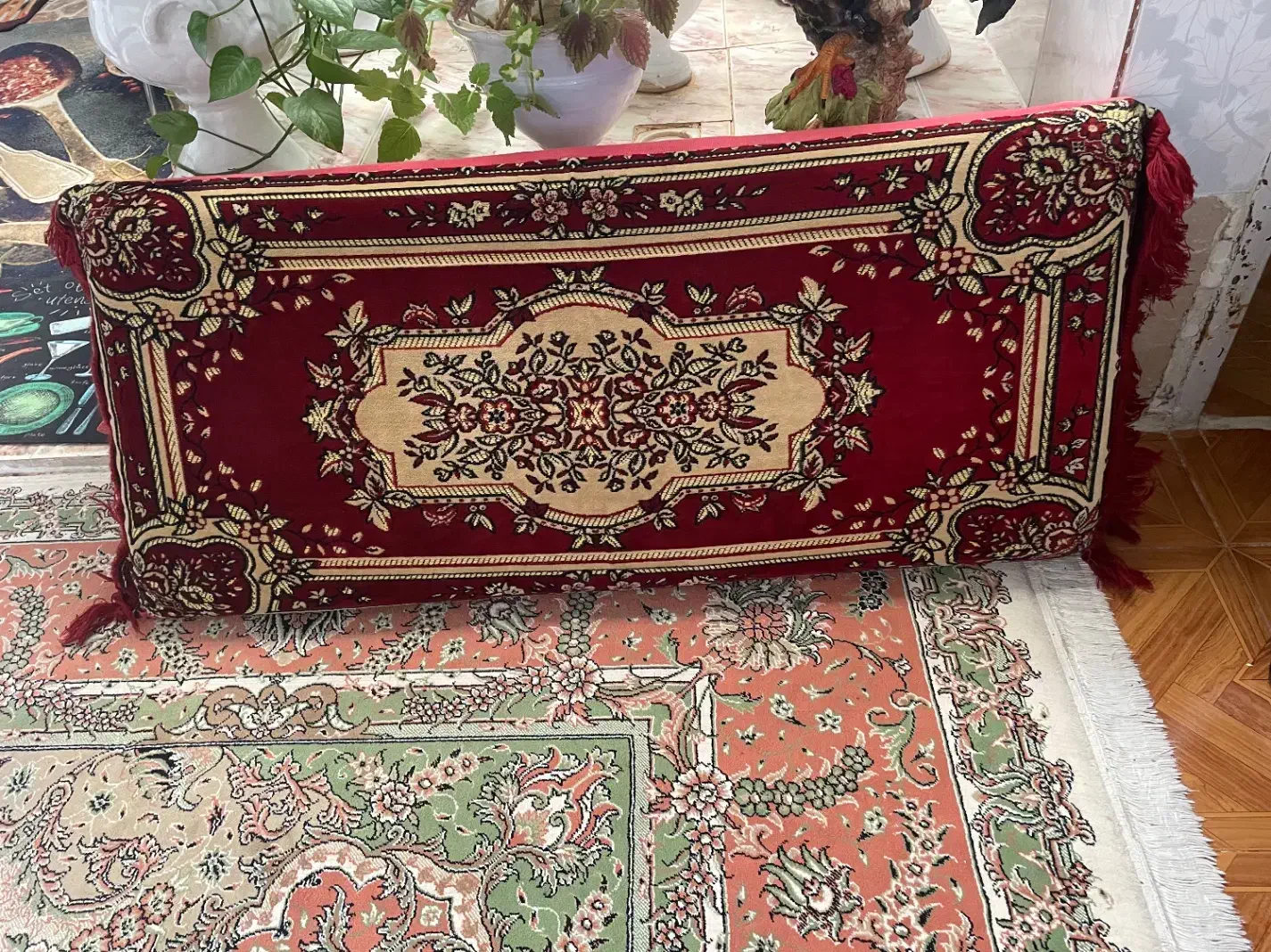 پشتی|پشتی|آباده, |دیوار