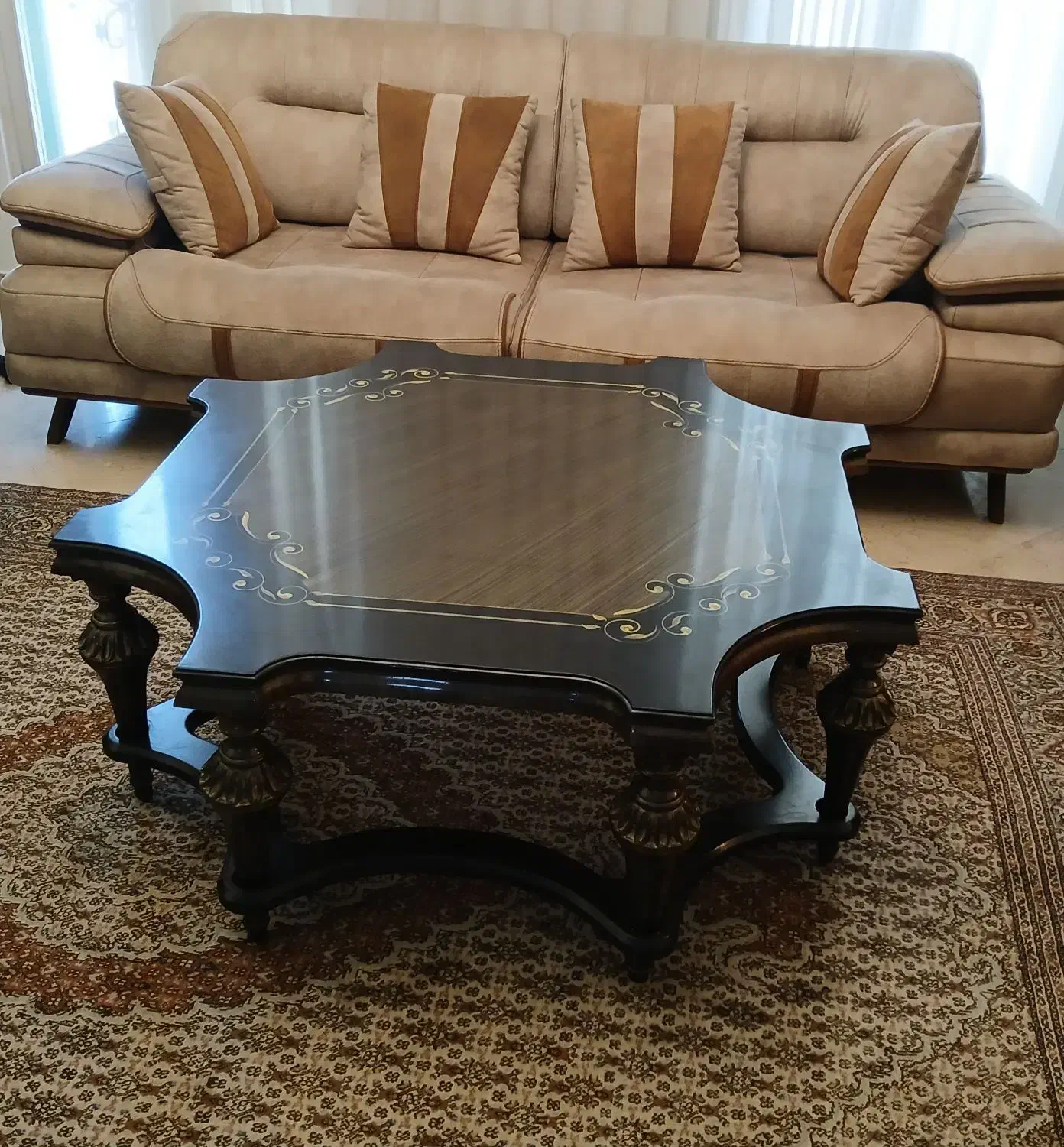 میز چوبی کار شده، سالم وتمیز۳میلیون|مبلمان خانگی و میز عسلی|تهران, مهران|دیوار