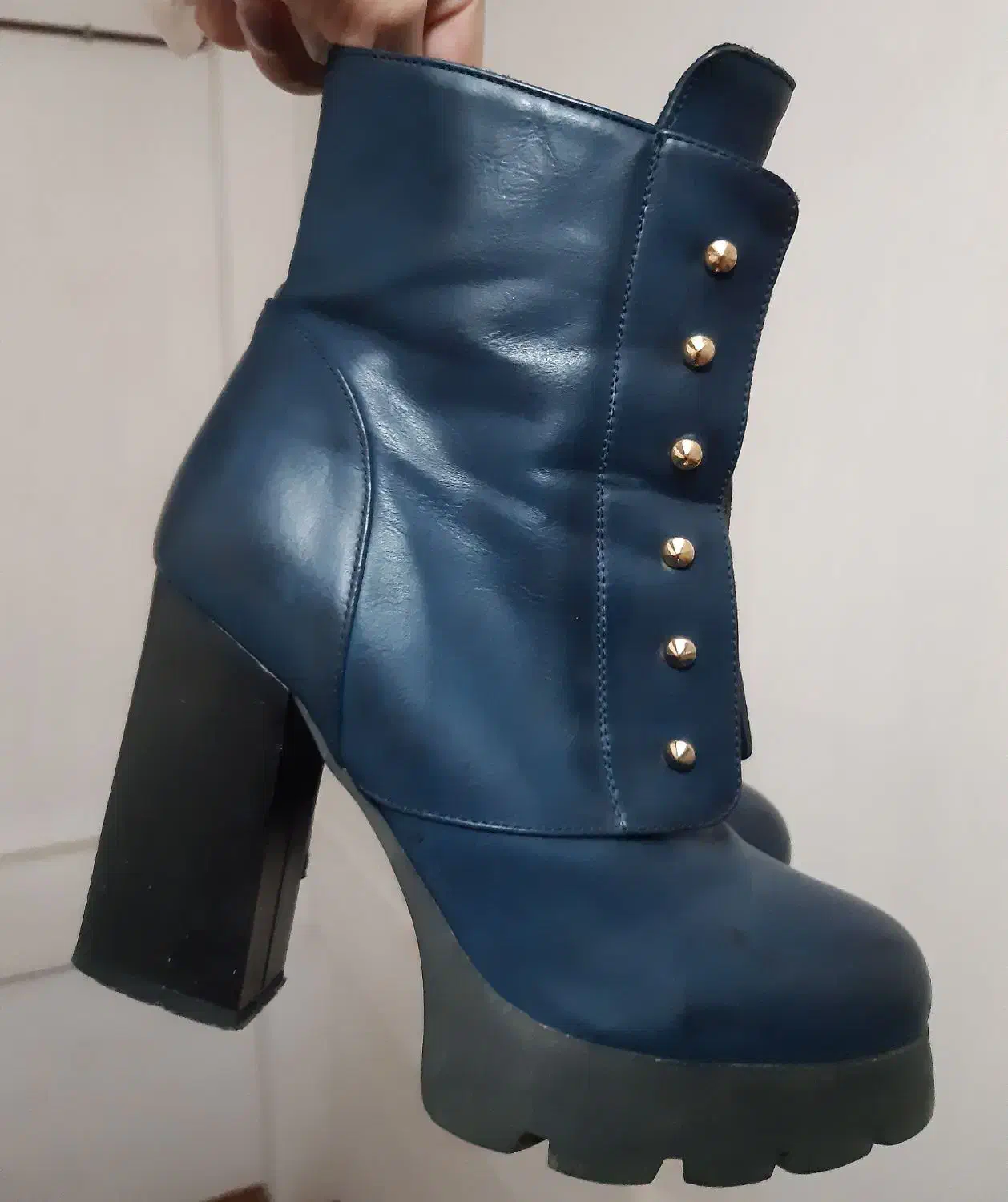 بوت چرم سورمه ای سایز ۳۸|کیف، کفش، کمربند|رشت, شهریاران|دیوار