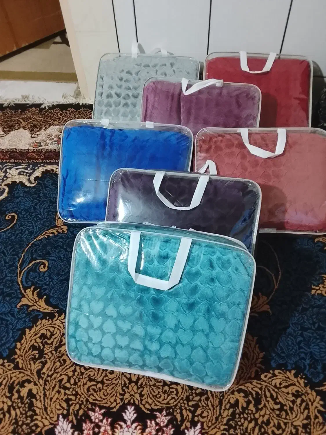 پتو های گلبافت دو نفره و یک نفره|رختخواب، بالش، پتو|الیگودرز, |دیوار