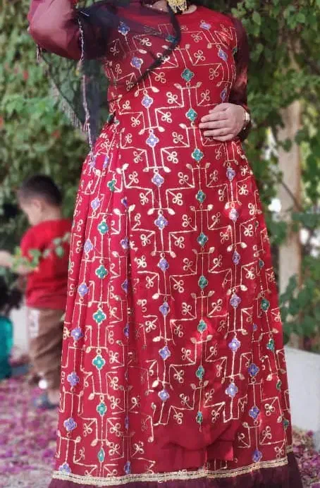 لباس محلی|لباس|باغ ملک, |دیوار