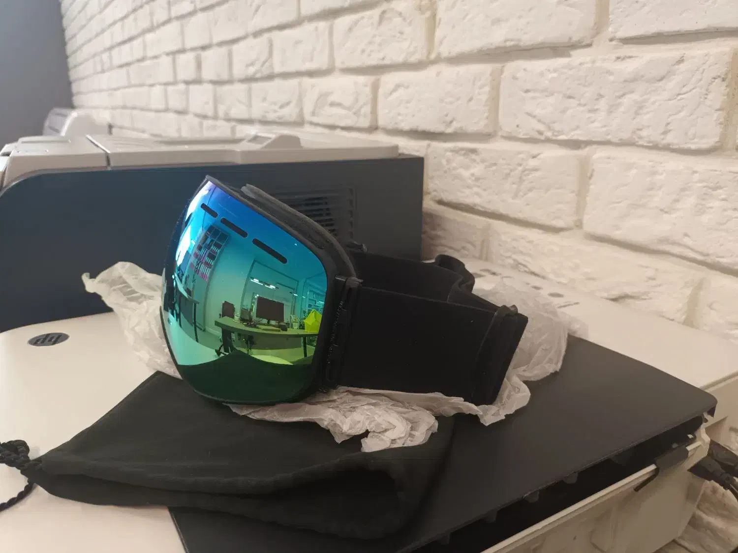 عینک اسکی نو و آکبند با هارد کیس|ورزش‌های زمستانی|تهران, سلسبیل شمالی|دیوار