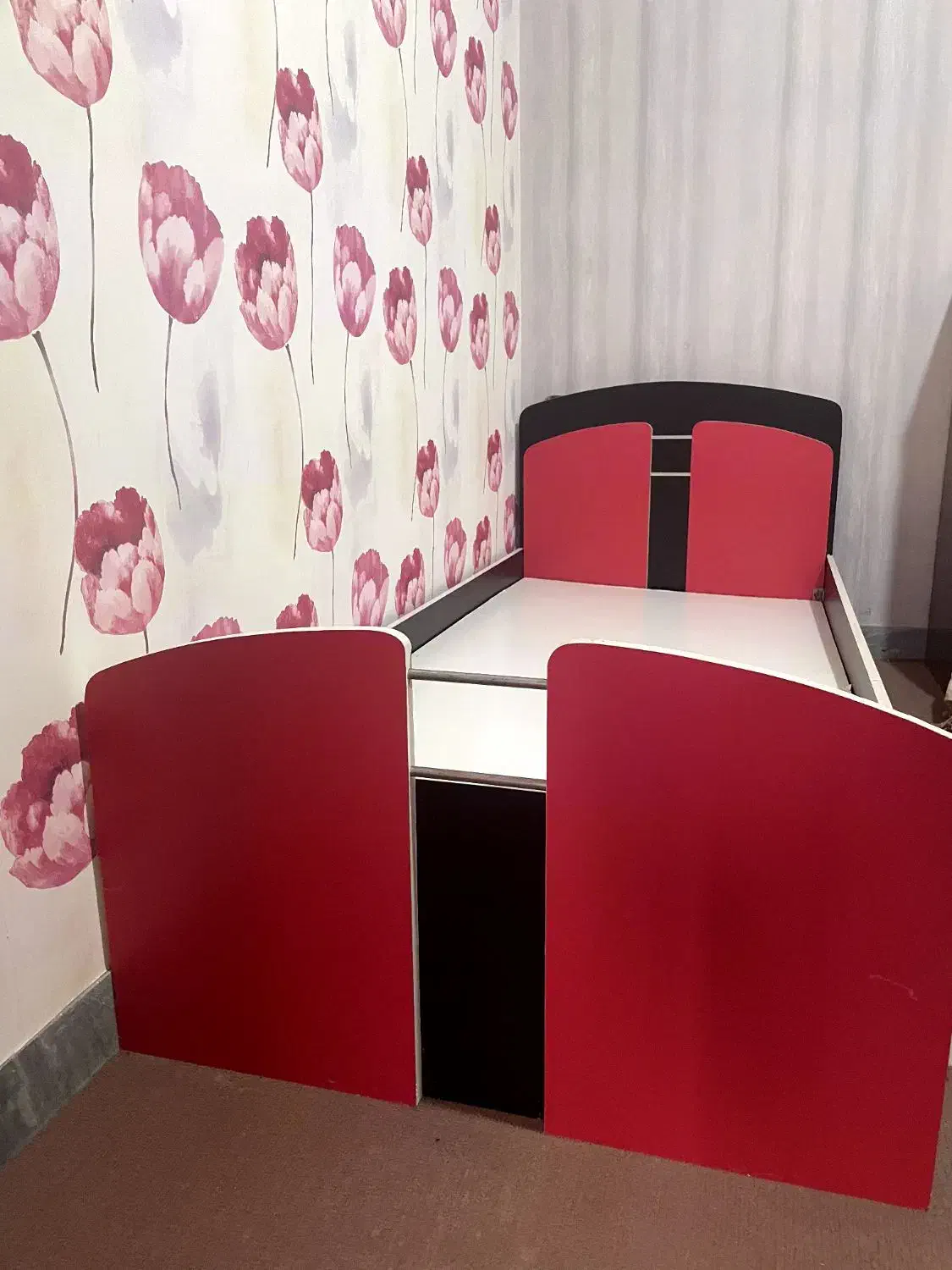 تختخواب تک نفره|تخت و سرویس خواب|لنگرود, |دیوار