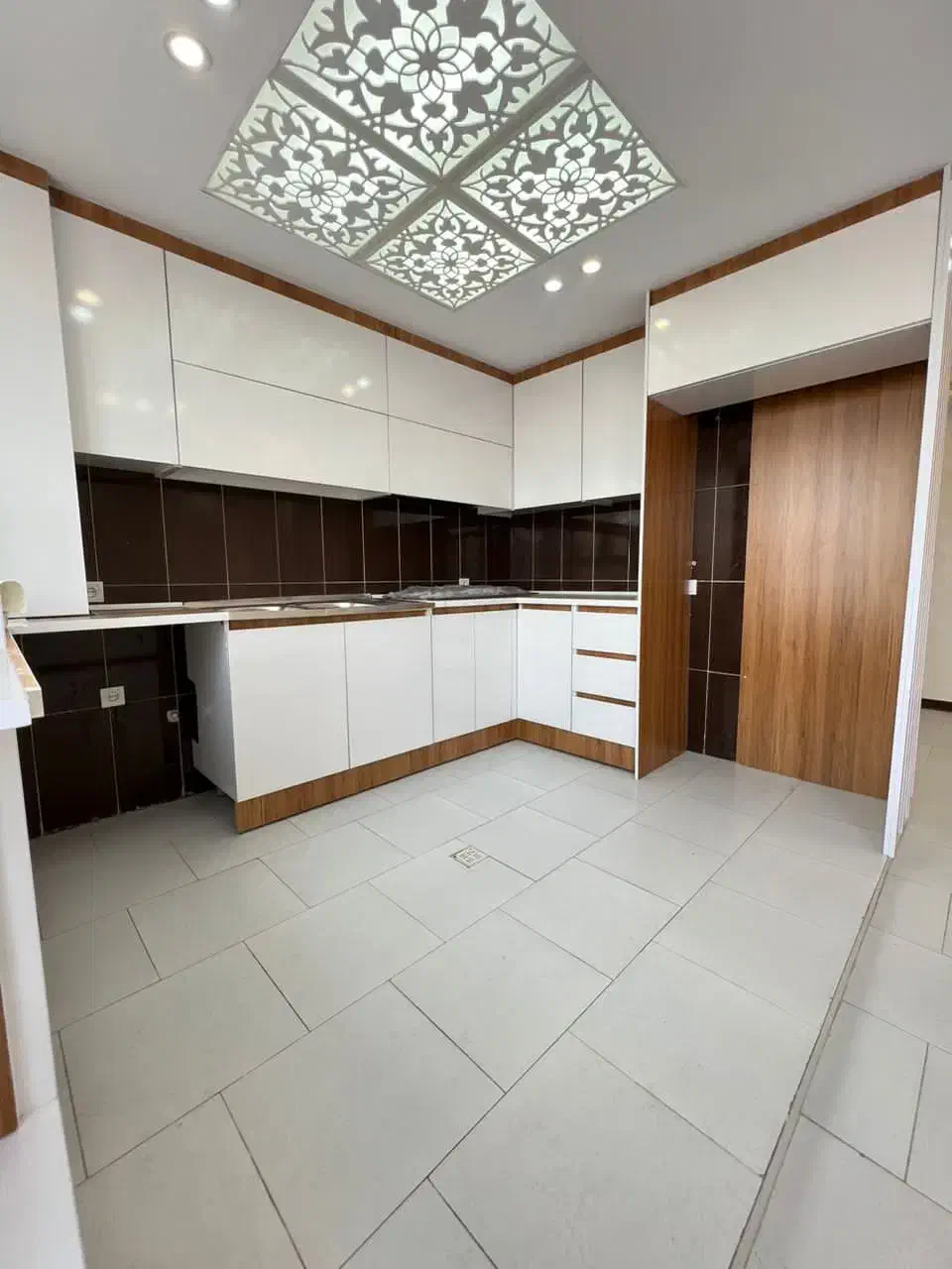 فاز ۵ جنوبی|فروش آپارتمان|پرند, فاز ۵|دیوار