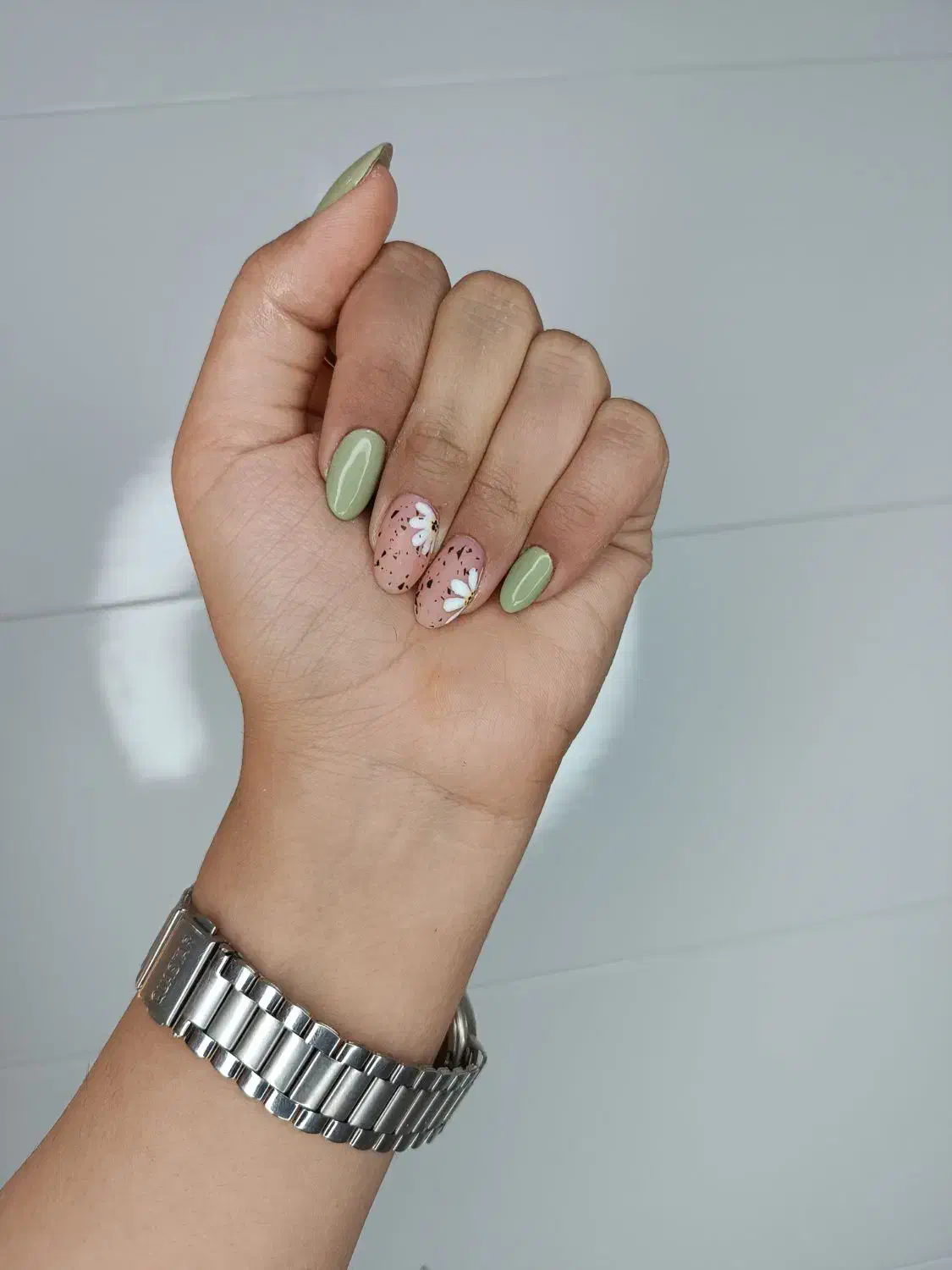 کاشت و ترمیم ناخن|خدمات آرایشگری و زیبایی|کرمانشاه, |دیوار