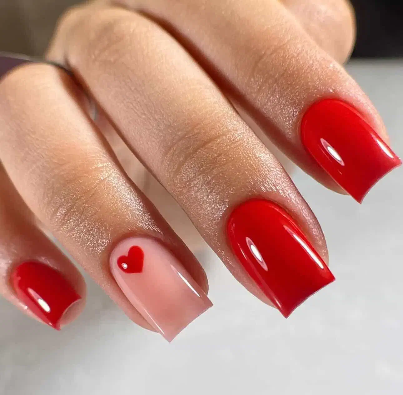 کاشت و ترمیم ناخن .با کیفیت همراه با آموزش|خدمات آرایشگری و زیبایی|زنجان, |دیوار