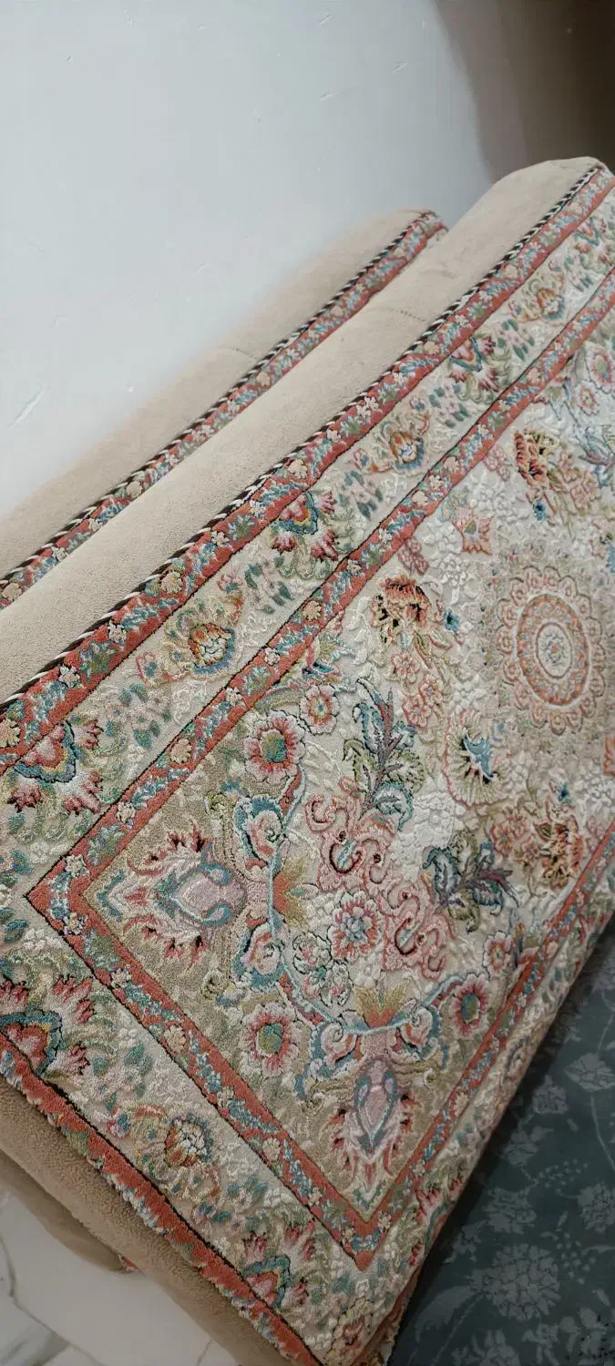 پشتی ۱۲۰۰شانه گل برجسته اعلا|پشتی|تبریز, |دیوار