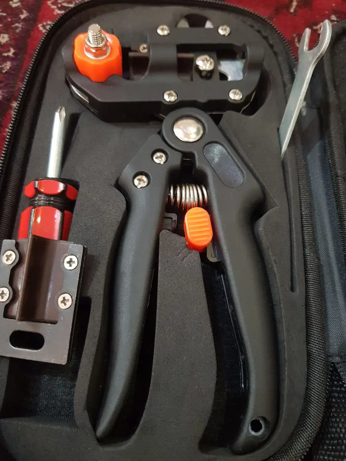 قیچی پیوند|ابزارآلات|رشت, کوی جام جم|دیوار