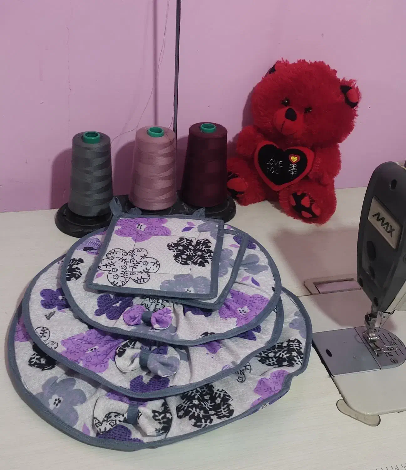 دمکنی همراه دوتا دست گیره خوش رنگ با کیفیت|سفره، حوله، دستمال آشپزخانه|کرمانشاه, |دیوار