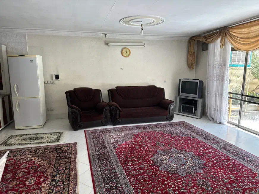 واحد یک خوابه حیاط سر سبز|اجارهٔ کوتاه‌مدت آپارتمان و سوئیت|اصفهان, شهرک کاوه|دیوار