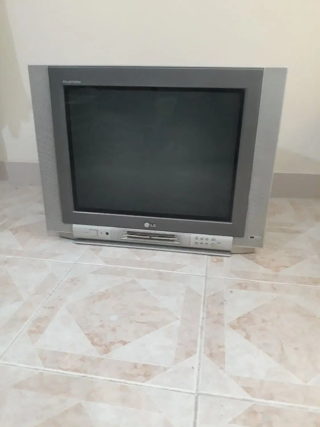 تلویزیون 21 LG|تلویزیون و پروژکتور|اهواز, ۲۴ متری|دیوار