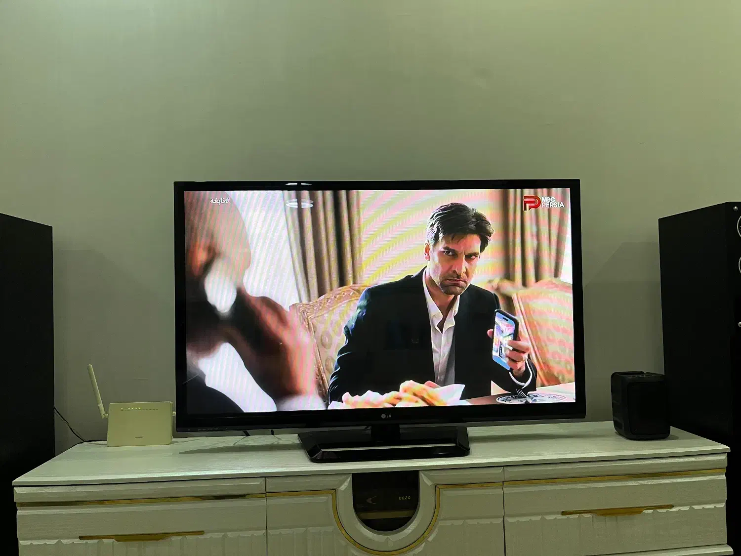 تلویزیون ال جی ۵۰ اینچ|تلویزیون و پروژکتور|رشت, گلزاران|دیوار